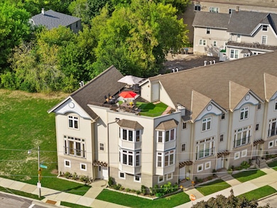 2009 N Cambridge Ave, Milwaukee, WI 53202 - photo 3