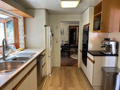 20 Tappan Rd, Wellesley, MA 02482 - photo 5