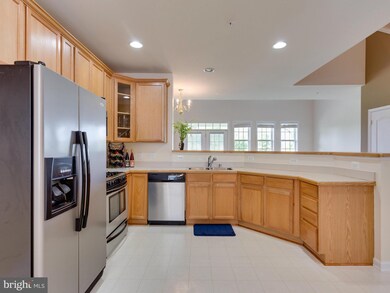 13945 Gullane Dr unit 117, Woodbridge, VA 22191 - photo 4