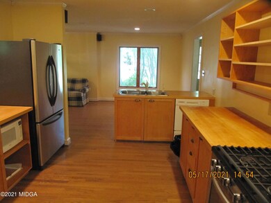 3013 Claridge Kitchen (1)