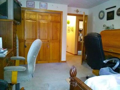 39 Camile Rd, Webster, MA 01570 - photo 3