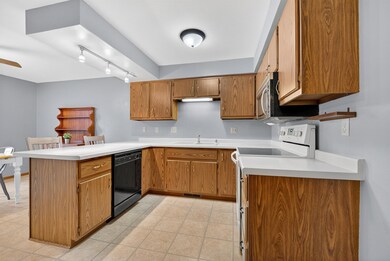 2008 Ceil St, Little Chute, WI 54140 - photo 7