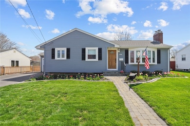 279 Chases Ln, Middletown, RI 02842 - photo 3