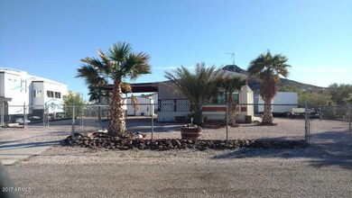 765 Falcon Dr, Quartzsite, AZ 85346 - photo 2