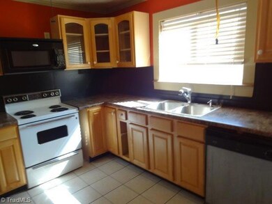 527 Ridgeway Cir, Asheboro, NC 27205 - photo 7