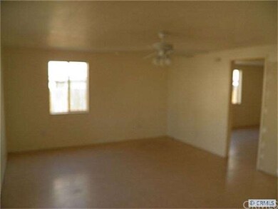 6424, front unit-living room