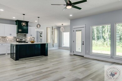 1054 Brown Dr, Wake Village, TX 75501 - photo 5