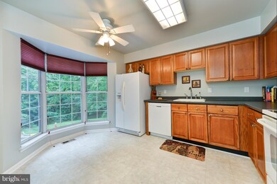 12231 Wye Oak Commons Cir unit 74, Burke, VA 22015 - photo 5