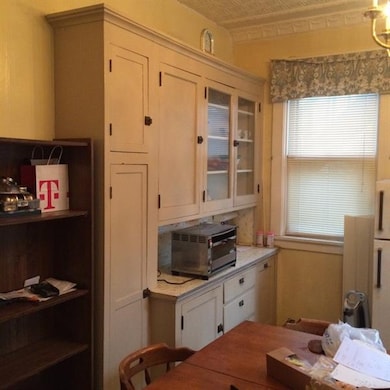 FIRST FLOOR KITCHEN