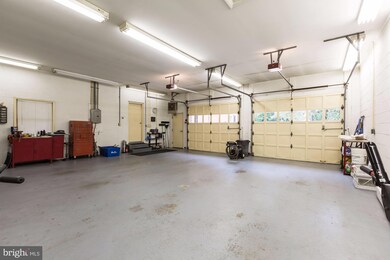 3601 University Dr, Fairfax, VA 22030 - photo 3