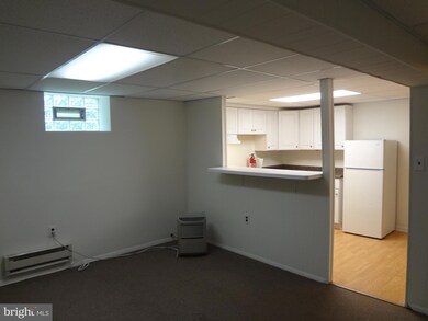 1402 Woodside Ave unit B, Halethorpe, MD 21227 - photo 4