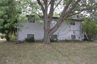 1308 Sacramento Dr, Carpentersville, IL 60110 - photo 2