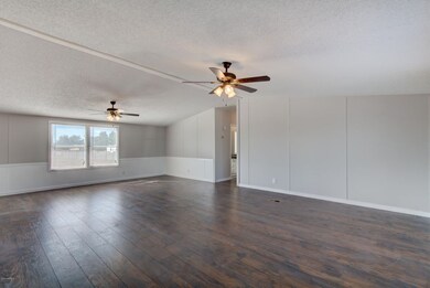 2055 E Scenic St-7