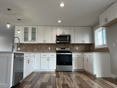 22460 Rickard Rd, Bend, OR 97702 - photo 2