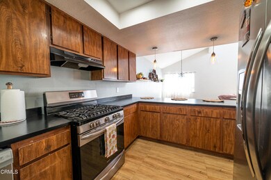 5170 Longfellow Way, Oxnard, CA 93033 - photo 7