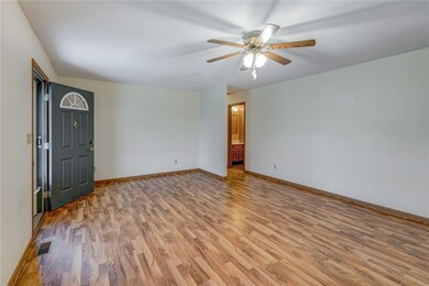 9971 N Briar Ln, Effingham, IL 62401 - photo 3