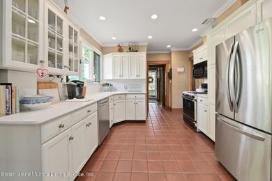 11 Coughlan Ave, Staten Island, NY 10310 - photo 7