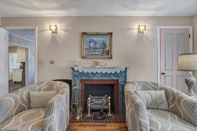 62 Richardson St, Winchester, MA 01890 - photo 4