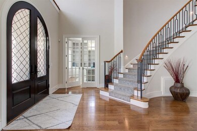 Entry/stair,office