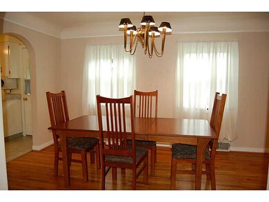 Dining Room. *ELEGANT FORMAL DINING ROOM*