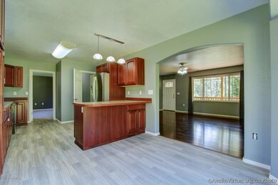 Kitchen w Breakfast Bar & Dning area