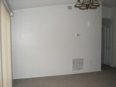 5530 Curtis Dining Rm