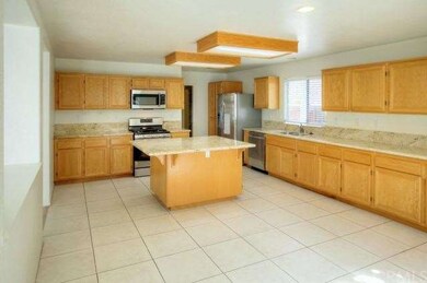 Kitchen w/new stainless steel appliances & granite