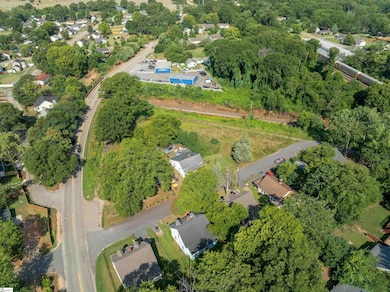 1 Bryant St, Greenville, SC 29611 - photo 2