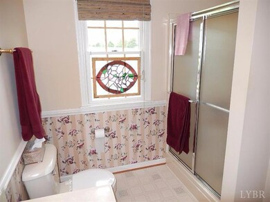 2nd floor master bath, shower