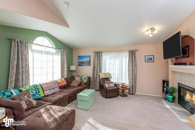 31-Living Room MS_3996-Edit