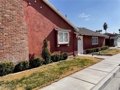 Dual primary bedrooms with a separate entrance. Gr