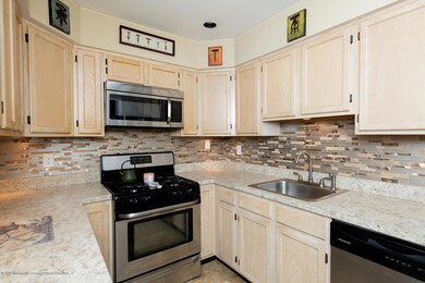 51 S Pointe Cir, Tinton Falls, NJ 07753 - photo 5