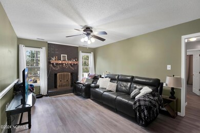 513 W Springhill Terrace, Jacksonville, NC 28546 - photo 5