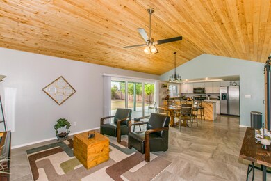 06 Family Room