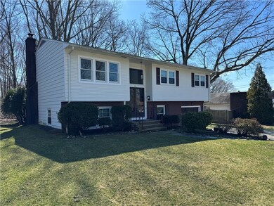 66 Rockcrest Dr, Cranston, RI 02920 - photo 2