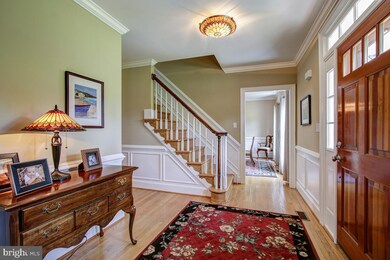 22137 Creekview Dr, Gaithersburg, MD 20882 - photo 4