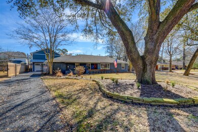 1410 Monarch Oaks St, Houston, TX 77055 - photo 2