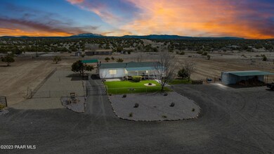 189 W Couchman Trail, Ash Fork, AZ 86320 - photo 2