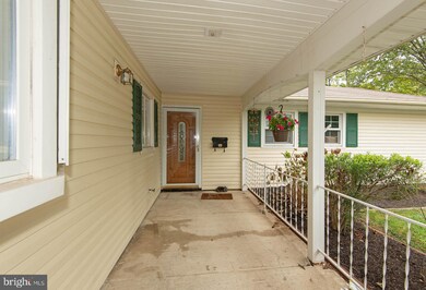 12101 Maddox Ln, Bowie, MD 20715 - photo 5