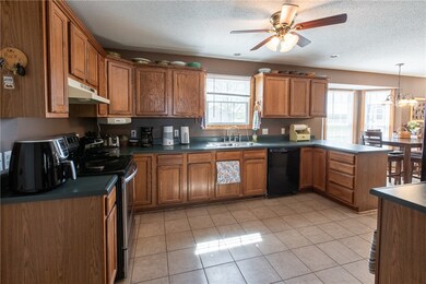 9984 N Country Dr, Effingham, IL 62401 - photo 7