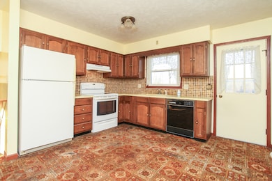 8479 N 2200 Rd E, Downs, IL 61736 - photo 5