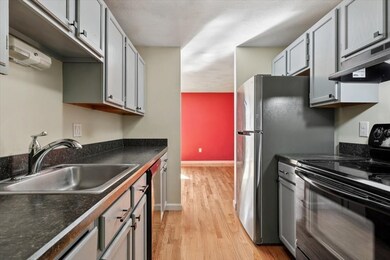 72 Patrick Rd unit 72, Tewksbury, MA 01876 - photo 3