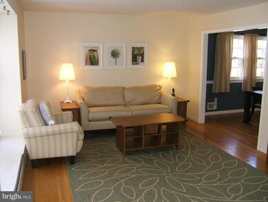 6219 Oak Hill Dr, Sykesville, MD 21784 - photo 5