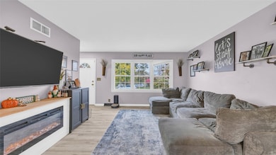 218 Riverview Dr, Vinton, IA 52349 - photo 4