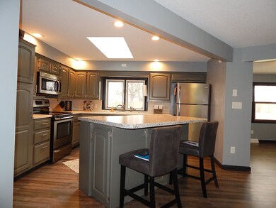 310 Toll Cir, Bluffton, IN 46714 - photo 5