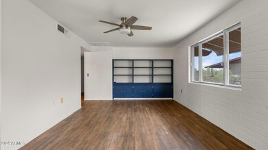 17-web-or-mls-117-w-george-truit-st