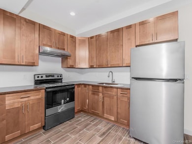 409 Warburton Ave unit 5A, Yonkers, NY 10701 - photo 3