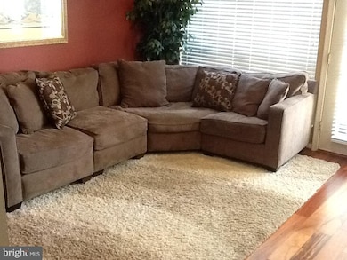 13 Hudson Ct, Franklin Park, NJ 08823 - photo 4