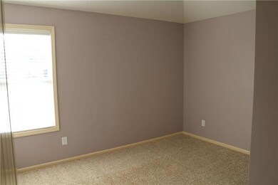 10232 Theden Cir, Lenexa, KS 66220 - photo 6