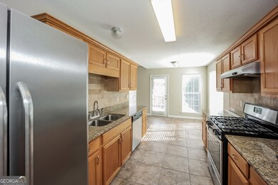 6555 Creekview Ct, Riverdale, GA 30296 - photo 4